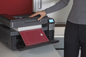 i2900_office_flatbed_book_edge_scanning_hero_375X0